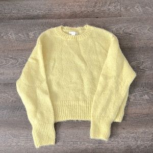 Women’s yellow H&M sweater